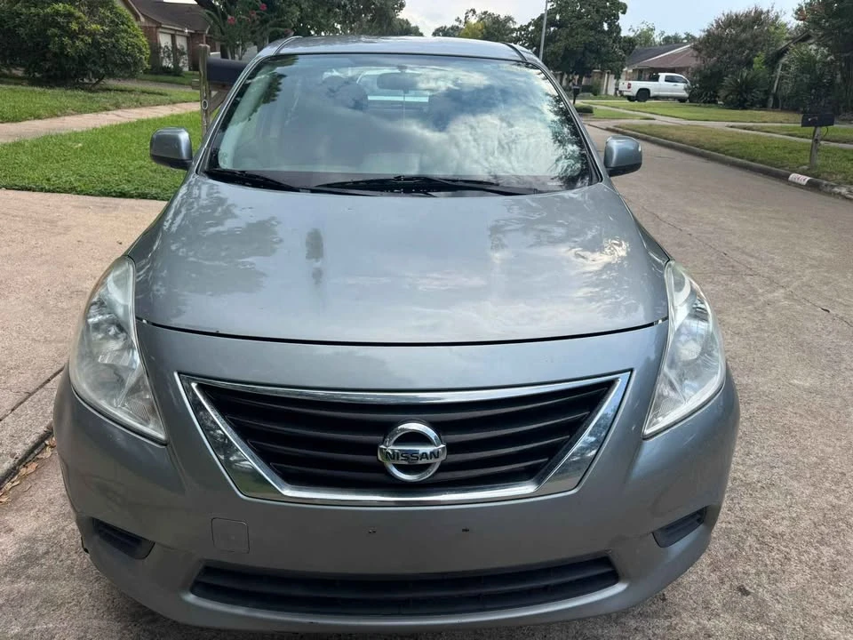 2013 Nissan Versa - Image 3 of 12