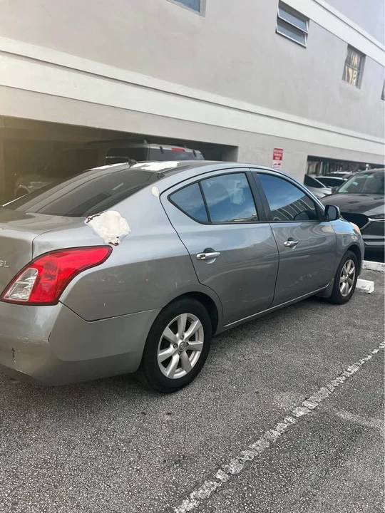 2013 Nissan Versa - Image 4 of 7