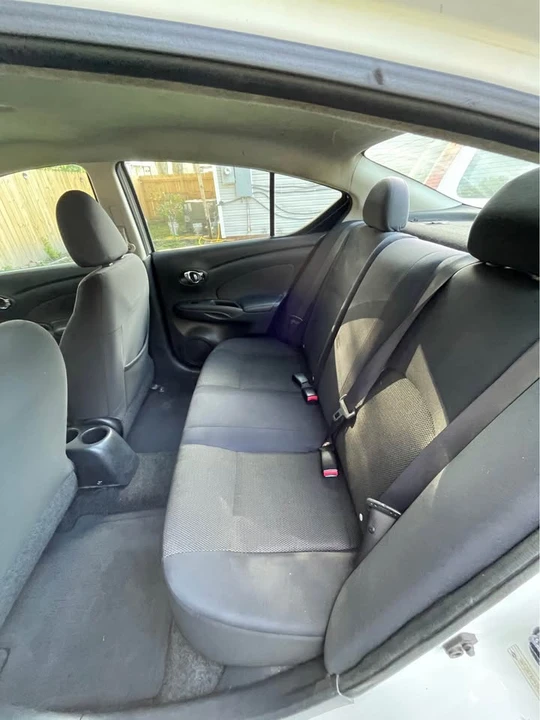 2013 Nissan Versa - Image 4 of 5