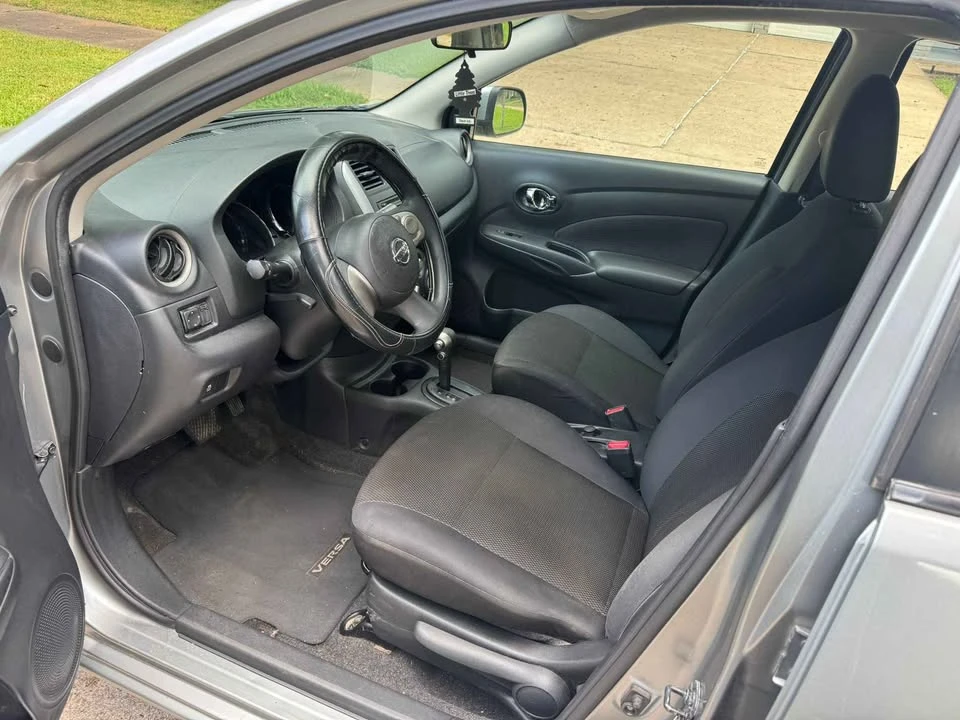 2013 Nissan Versa - Image 11 of 12