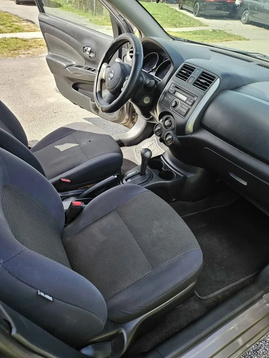 2013 Nissan Versa - Image 8 of 13