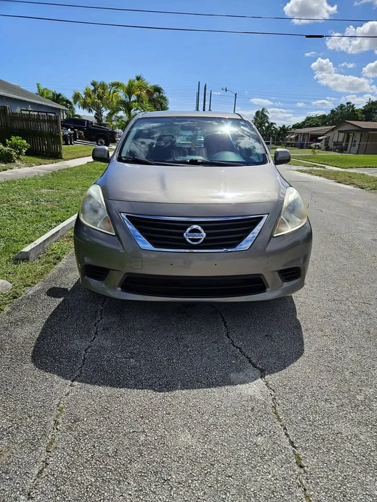 2013 Nissan Versa - Image 7 of 13