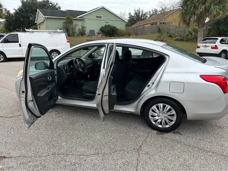 2013 Nissan Versa - Image 7 of 8