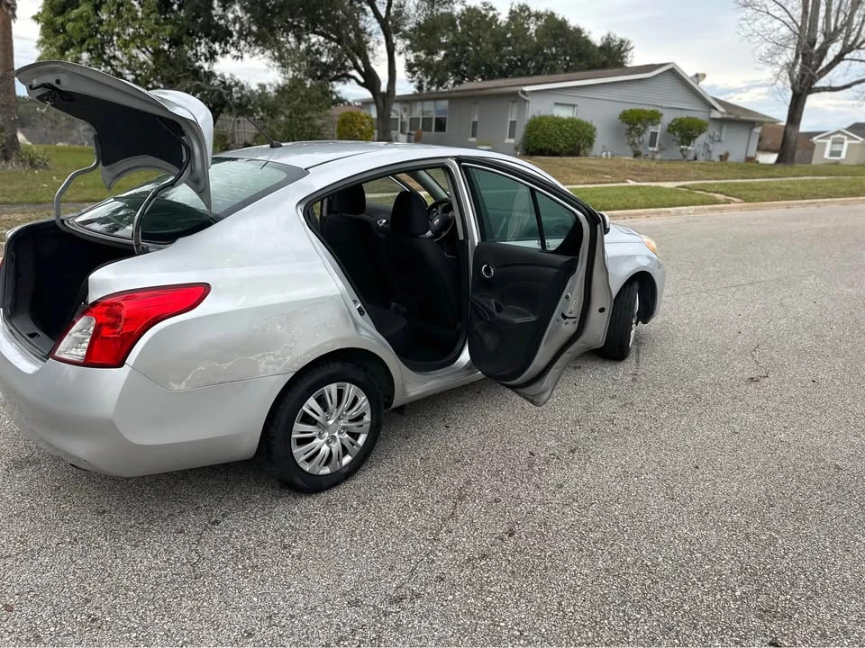 2013 Nissan Versa - Image 5 of 8