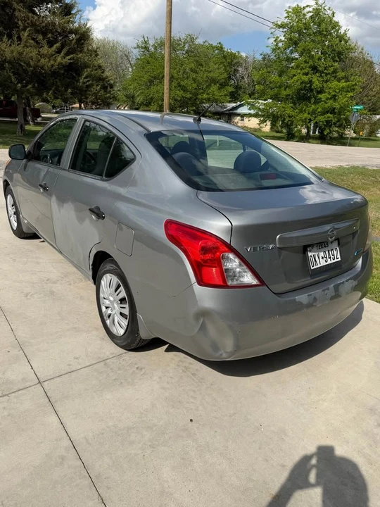 2013 Nissan Versa - Image 2 of 8
