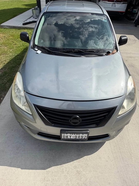 2013 Nissan Versa - Image 4 of 8