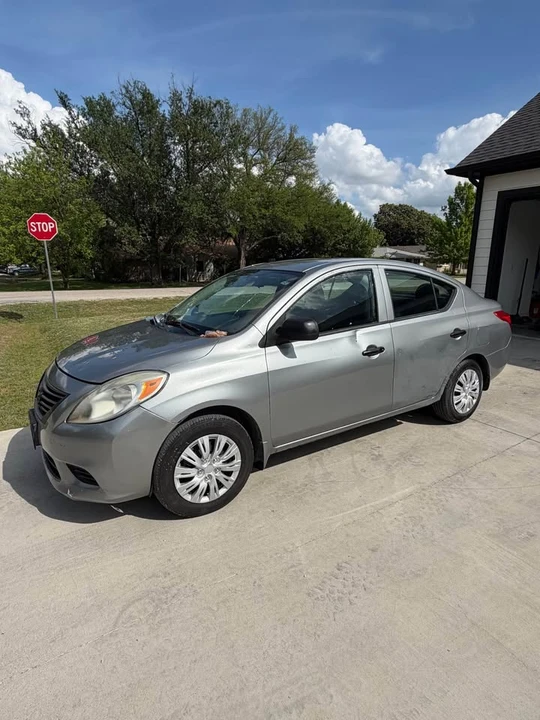 2013 Nissan Versa - Image 6 of 8