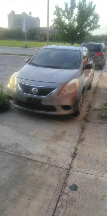 2013 Nissan Versa - Image 5 of 5