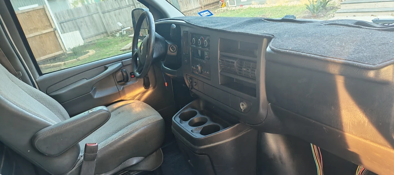 2013 Chevrolet Express - Image 6 of 7