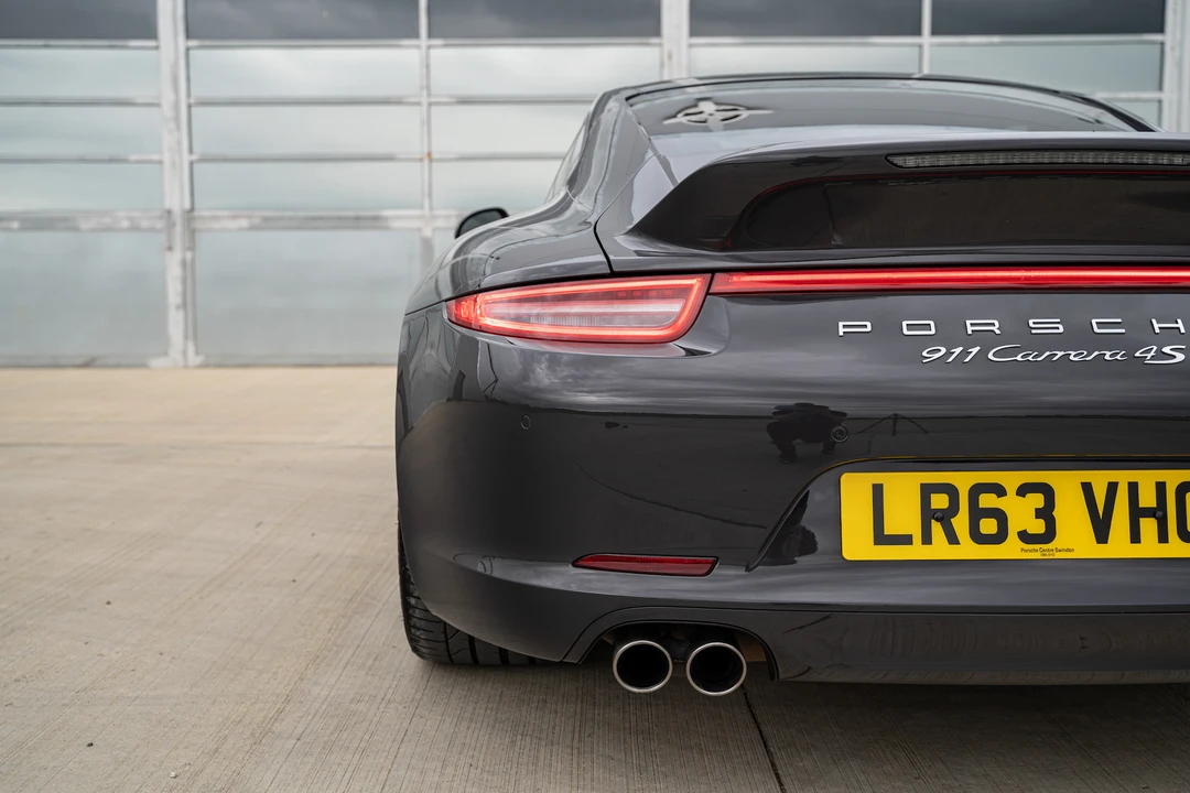 2013 Porsche 991 Carrera 4S - Image 25 of 31