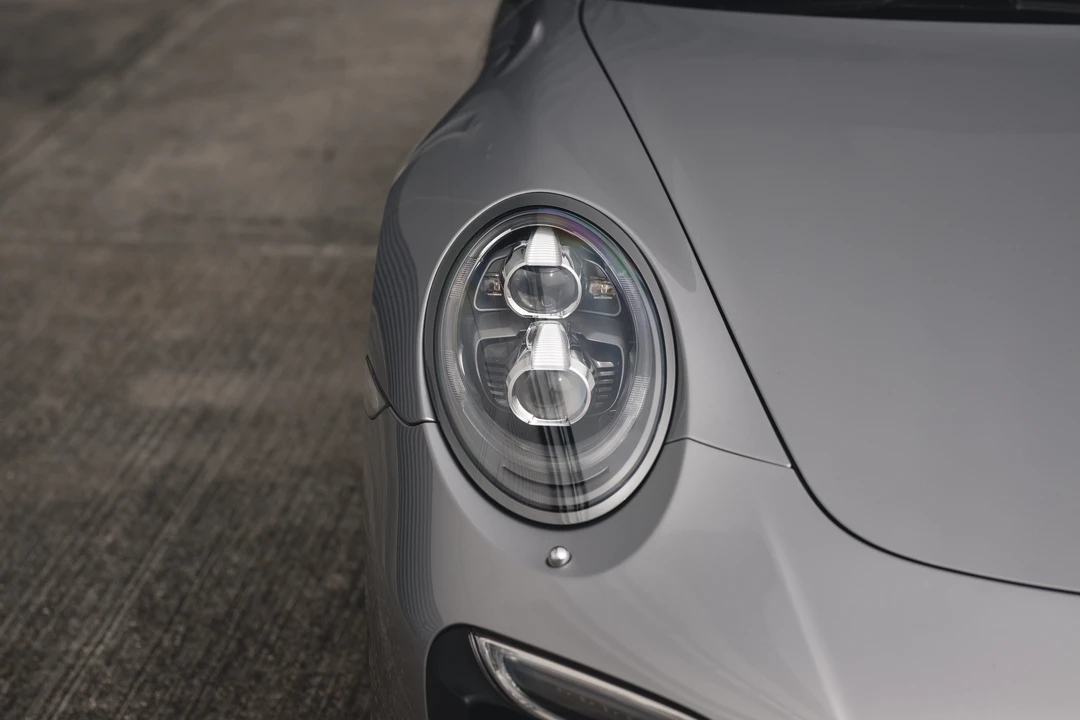 2013 Porsche 991 Turbo - Image 16 of 31