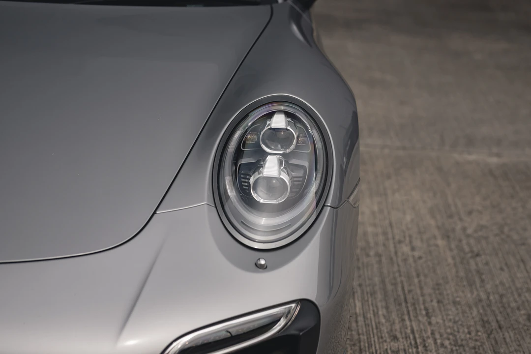 2013 Porsche 991 Turbo - Image 17 of 31