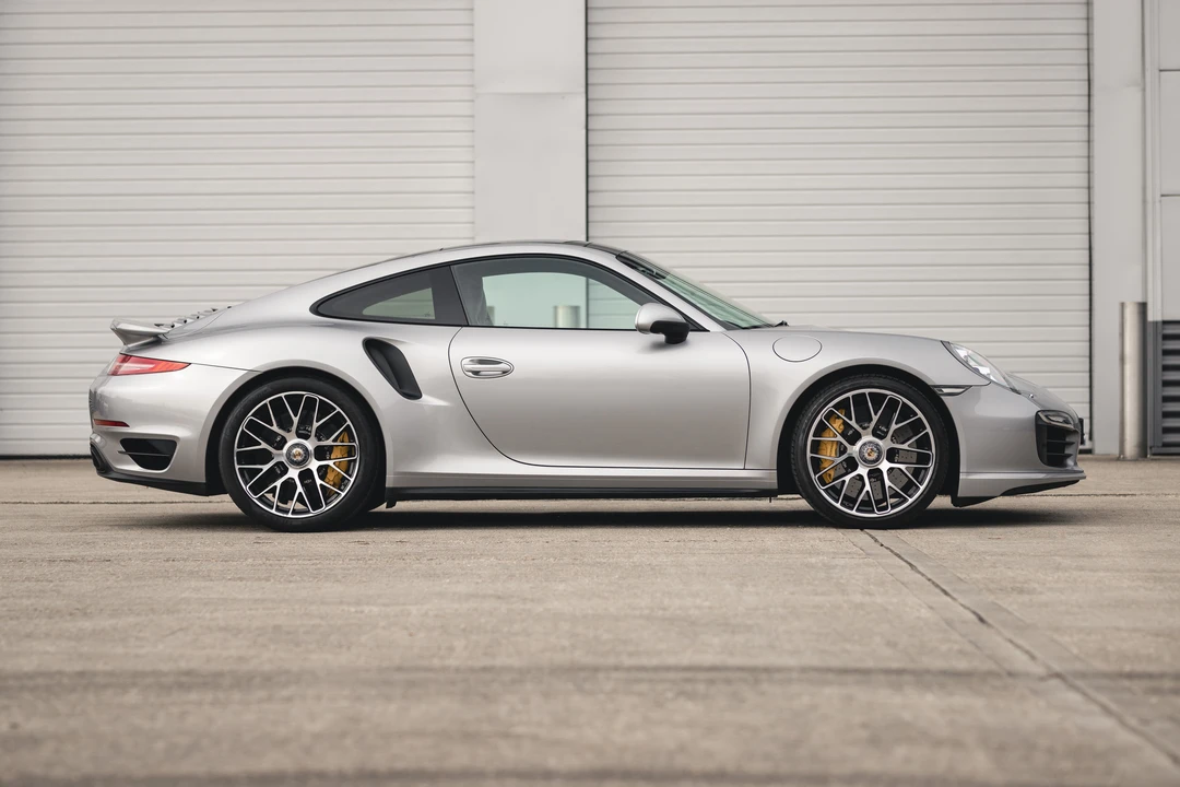 2013 Porsche 991 Turbo - Image 5 of 31