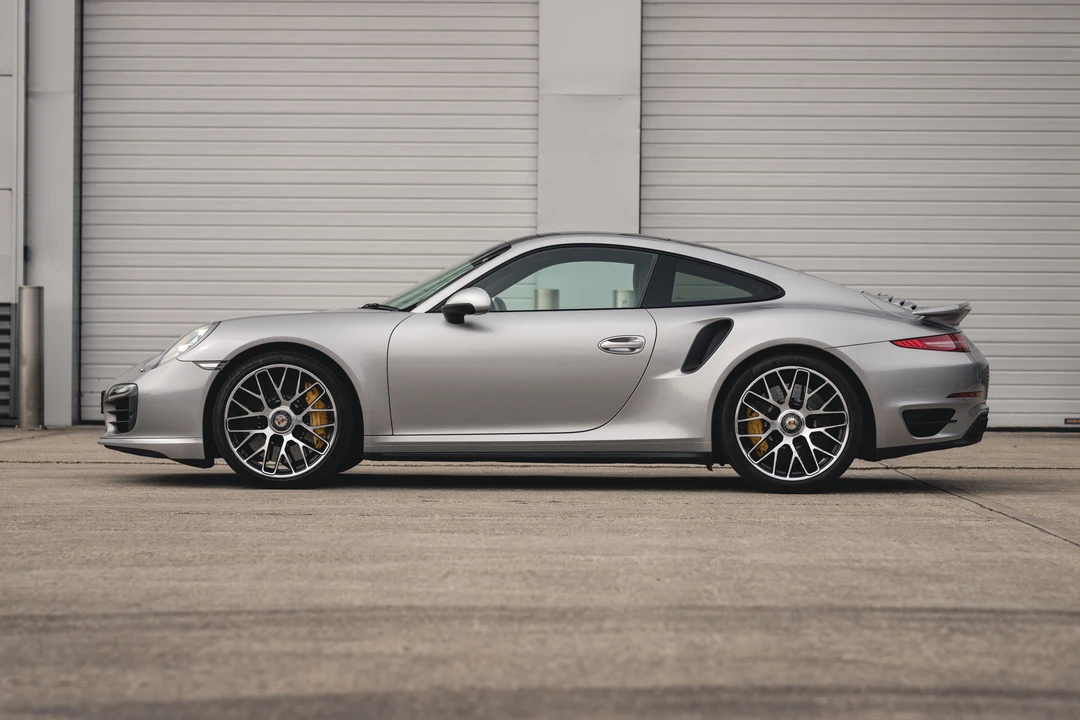 2013 Porsche 991 Turbo - Image 9 of 31