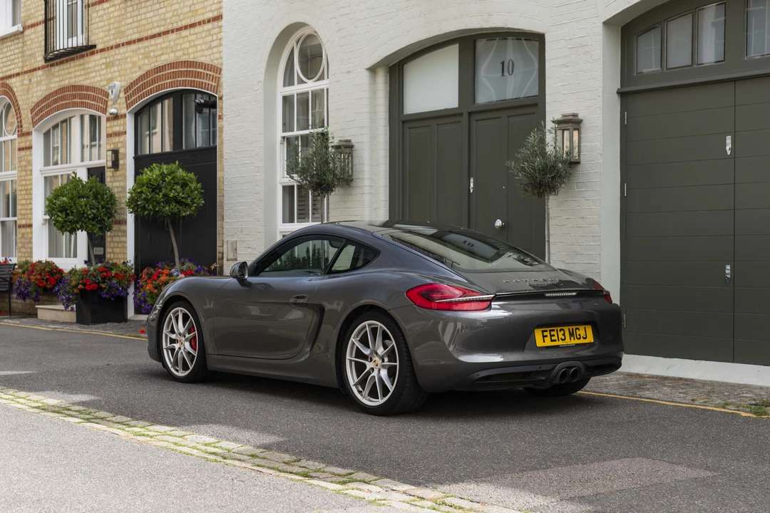 2013 Porsche 981 Cayman S - Image 8 of 31