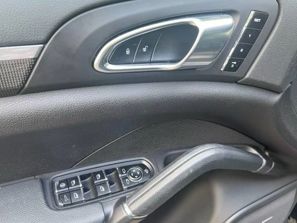 2013 Porsche 958 Cayenne GTS - Image 12 of 21