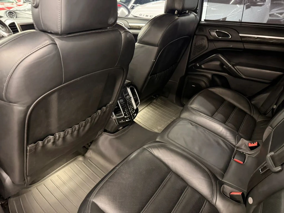 2013 Porsche 958 Cayenne - Image 4 of 5