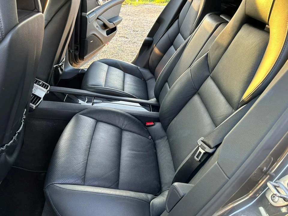 2013 Porsche Panamera - Image 11 of 31