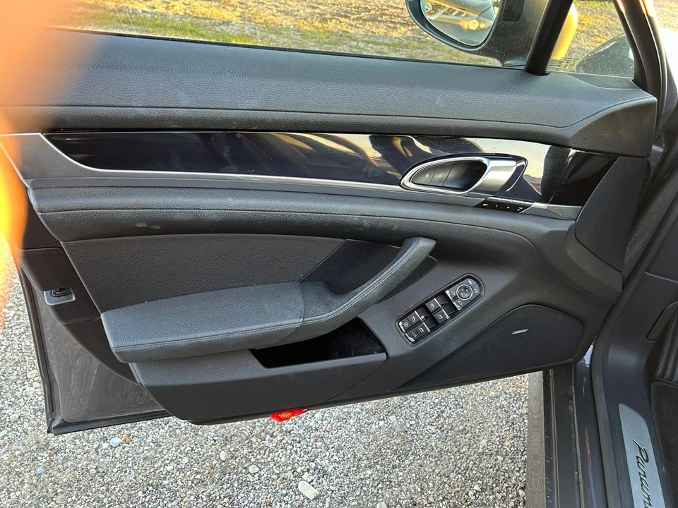 2013 Porsche Panamera - Image 8 of 31