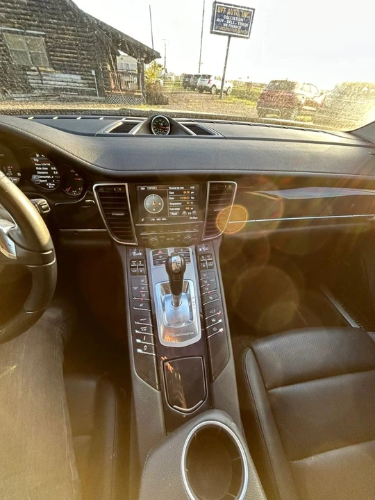 2013 Porsche Panamera - Image 26 of 31