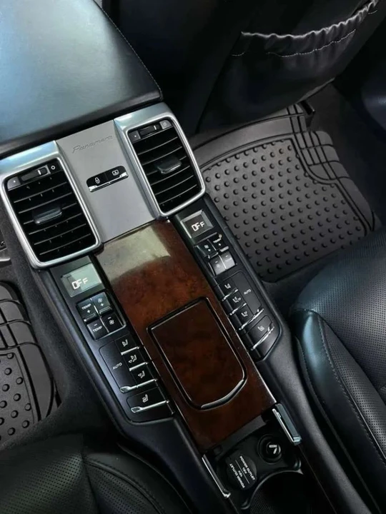 2013 Porsche 970 Panamera - Image 26 of 31