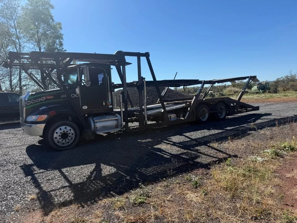 2013 Peterbilt - Image 3 of 8