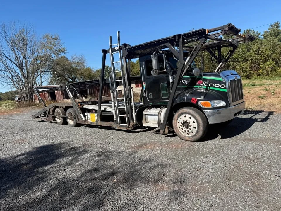 2013 Peterbilt - Image 2 of 8