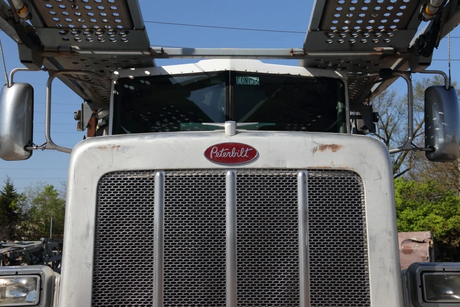 2013 Peterbilt - Image 16 of 31