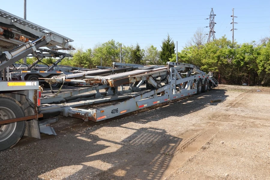 2013 Peterbilt - Image 15 of 31