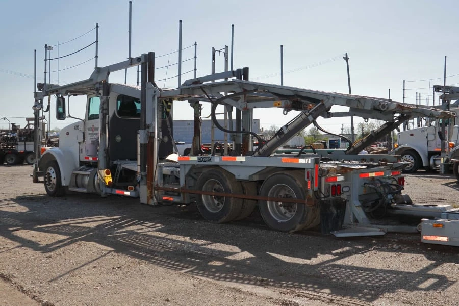 2013 Peterbilt - Image 9 of 31