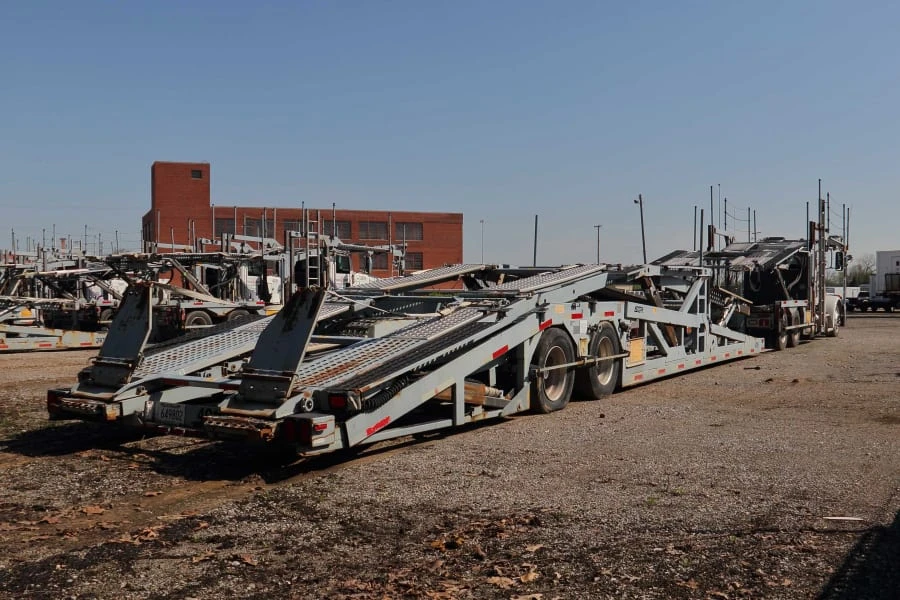 2013 Peterbilt - Image 7 of 31