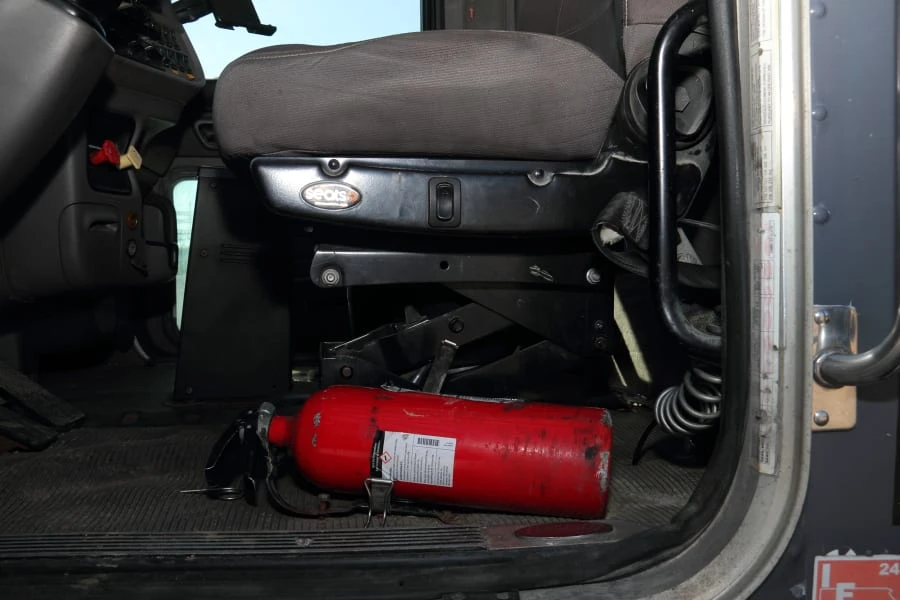 2013 Peterbilt - Image 26 of 31