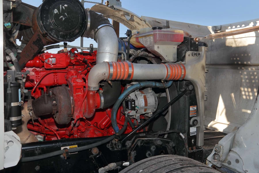 2013 Peterbilt - Image 30 of 31