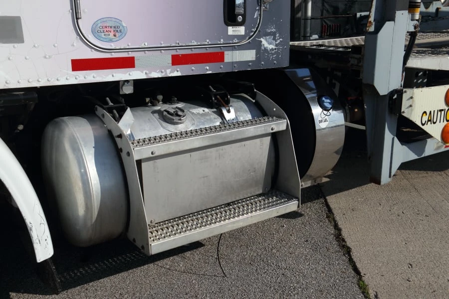 2013 Peterbilt - Image 13 of 31