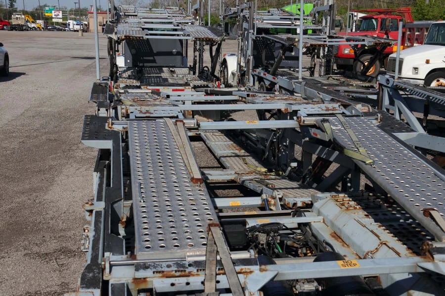2013 Peterbilt - Image 7 of 31