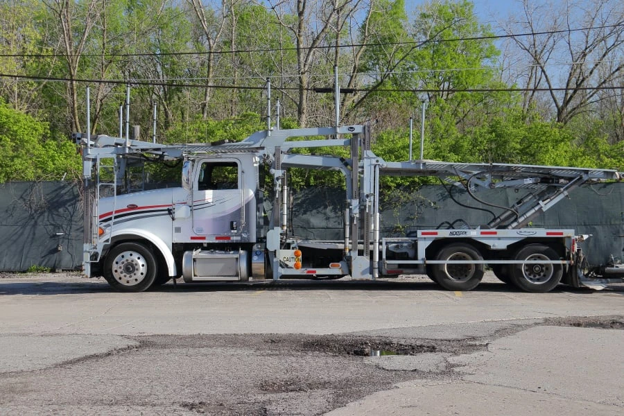 2013 Peterbilt - Image 18 of 31