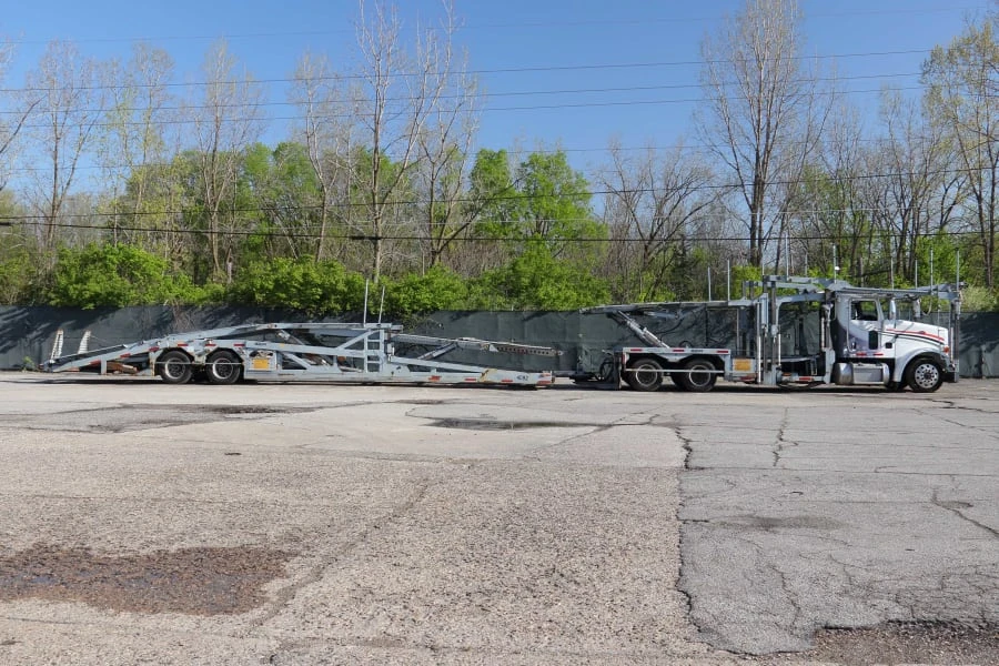 2013 Peterbilt - Image 12 of 31