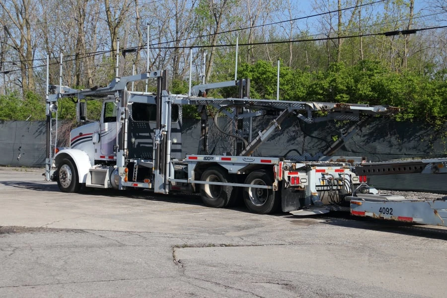 2013 Peterbilt - Image 16 of 31