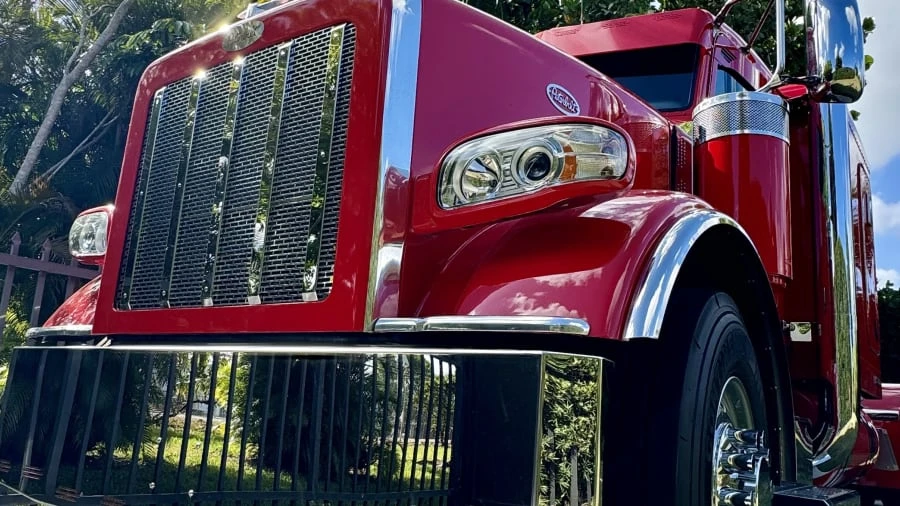 2013 Peterbilt - Image 4 of 16