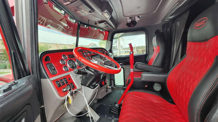 2013 Peterbilt - Image 6 of 16