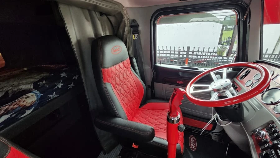 2013 Peterbilt - Image 10 of 16