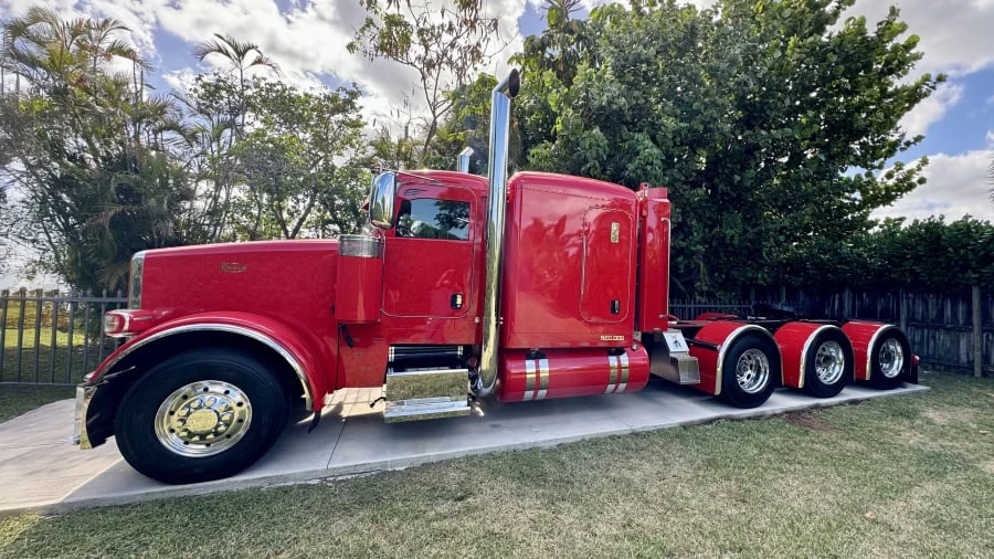 2013 Peterbilt - Image 5 of 16