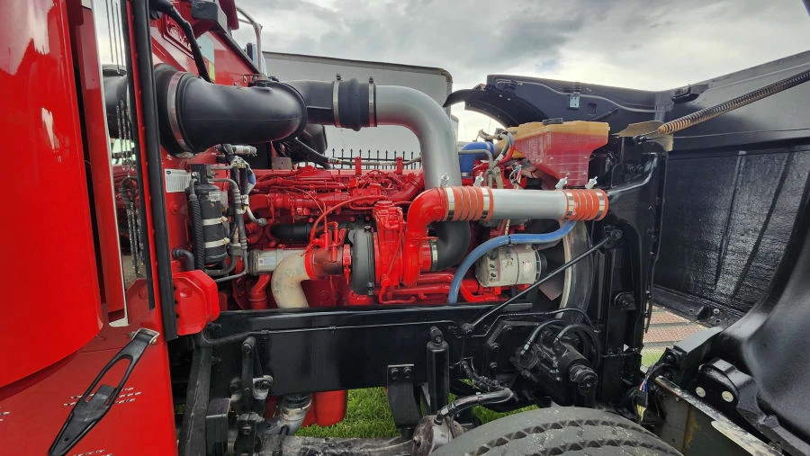 2013 Peterbilt - Image 13 of 16