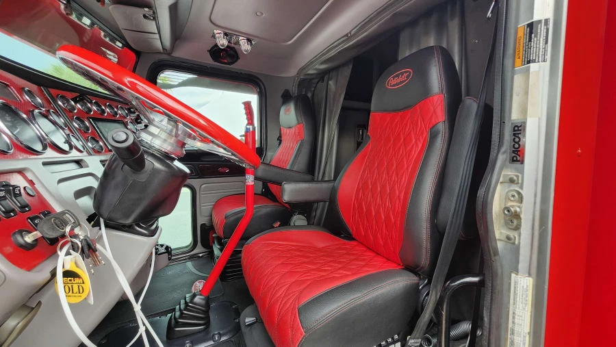 2013 Peterbilt - Image 12 of 16
