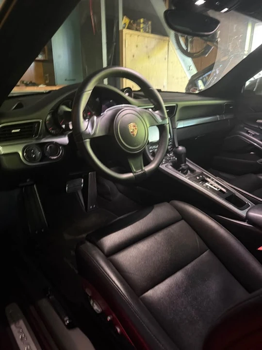 2013 Porsche 911 - Image 6 of 7
