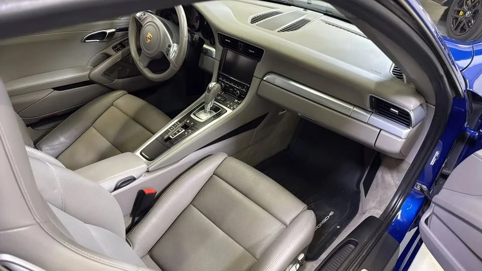 2013 Porsche 911 - Image 9 of 18