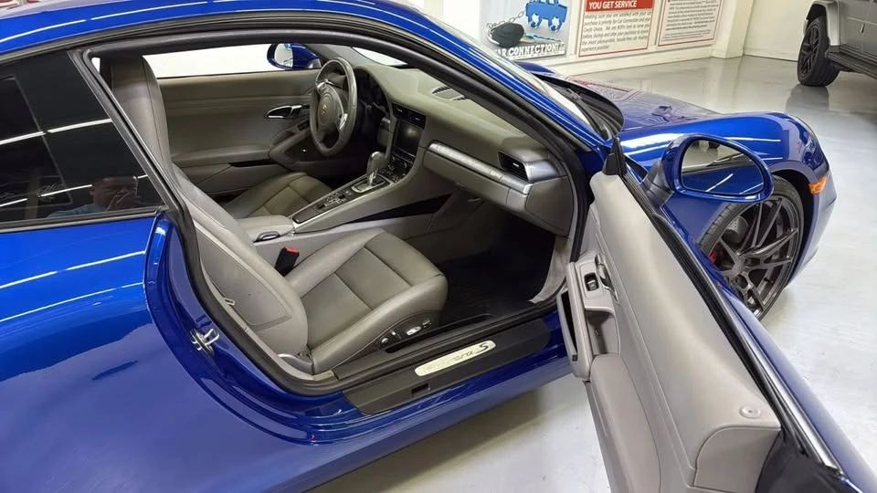 2013 Porsche 911 - Image 11 of 18