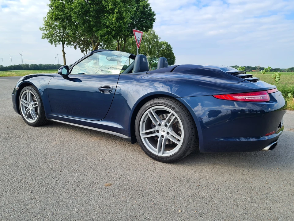 2013 Porsche 991 Carrera 4 - Image 10 of 31