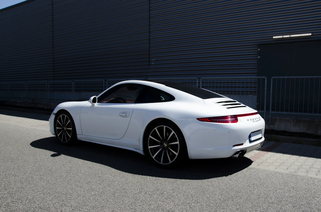 2013 Porsche 991 Carrera 4 - Image 5 of 31