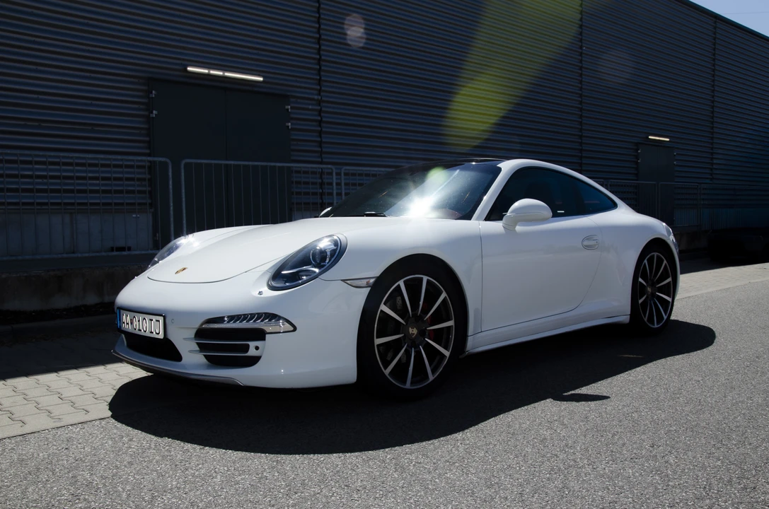 2013 Porsche 991 Carrera 4 - Image 3 of 31